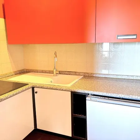 Flat With Wonderful Sea View-beahost Apartment